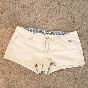 Abercrombie & Fitch, khaki shorts